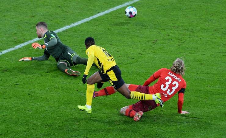 Youssoufa Moukoko e Sebastiaan Bornauw