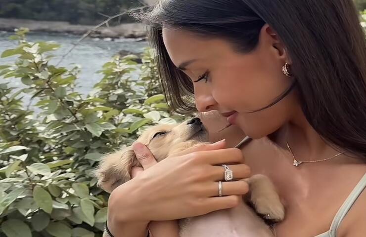 Alexandra Saint-Mleux con cane