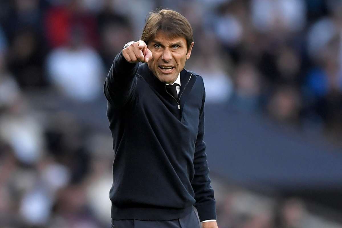 Napoli, Conte strappa il calciatore ai bianconeri