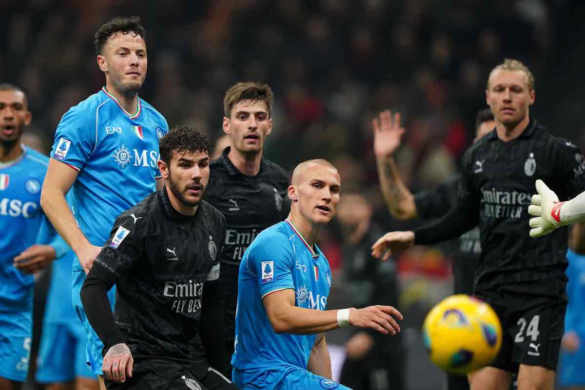 Milan e Napoli sul bomber