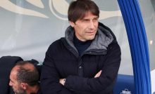 Napoli, che tegola: Conte perde un'altra pedina del suo scacchiere alla vigilia del big match Scudetto. Nella foto, L'allenatore del Napoli, Antonio Conte