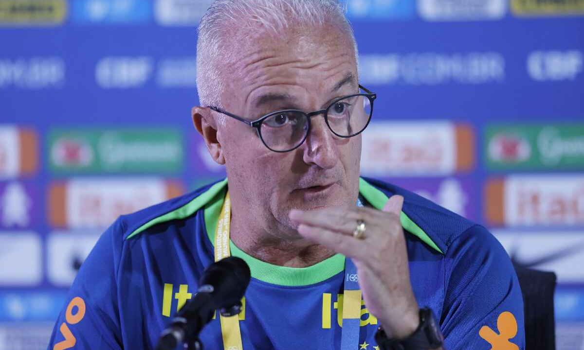 L'allenatore del Brasile Dorival Junior che ha effettuato 7 cambi durante Brasile-Colombia
