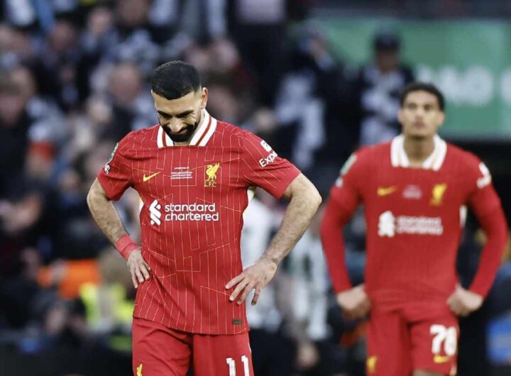 I giocatori del Liverpool delusi dopo la sconfitta contro il Newcastle