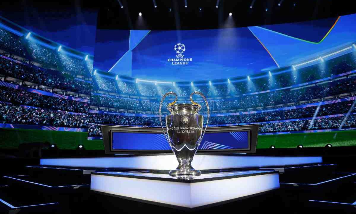 Ranking Uefa, l'Italia rosicchia punti alla Spagna: il Milan rivede la Champions. Nella foto, La "coppa dalle grandi orecchie", il trofeo della Uefa Champions League