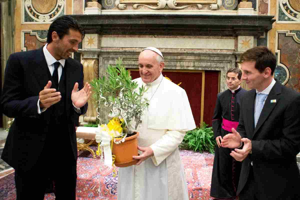 Papa Francesco, Leo Messi e Gianluigi Buffon