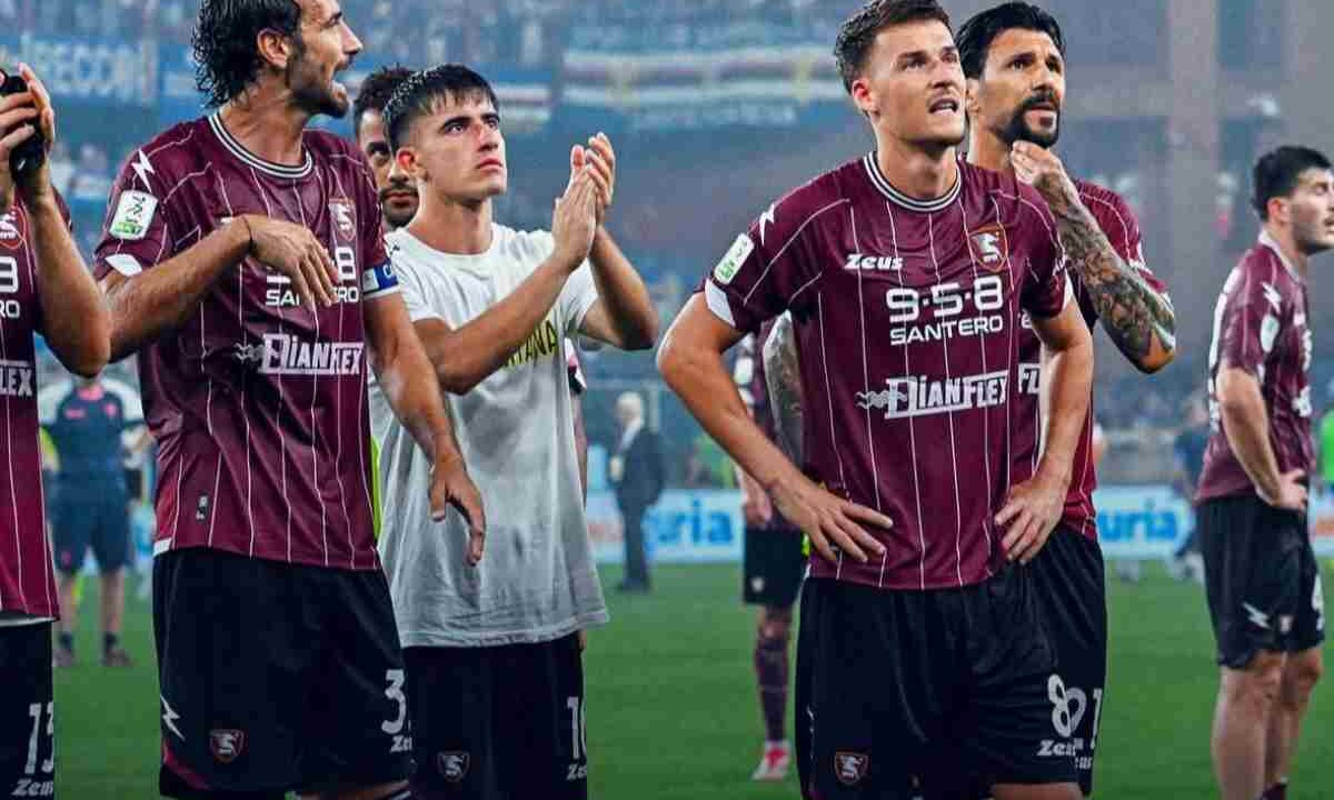Intossicazione per 21 tesserati della Salernitana