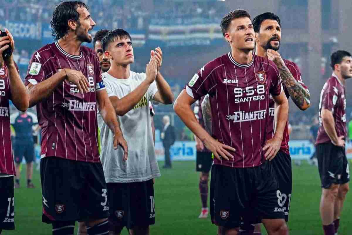 Intossicazione per 21 tesserati della Salernitana