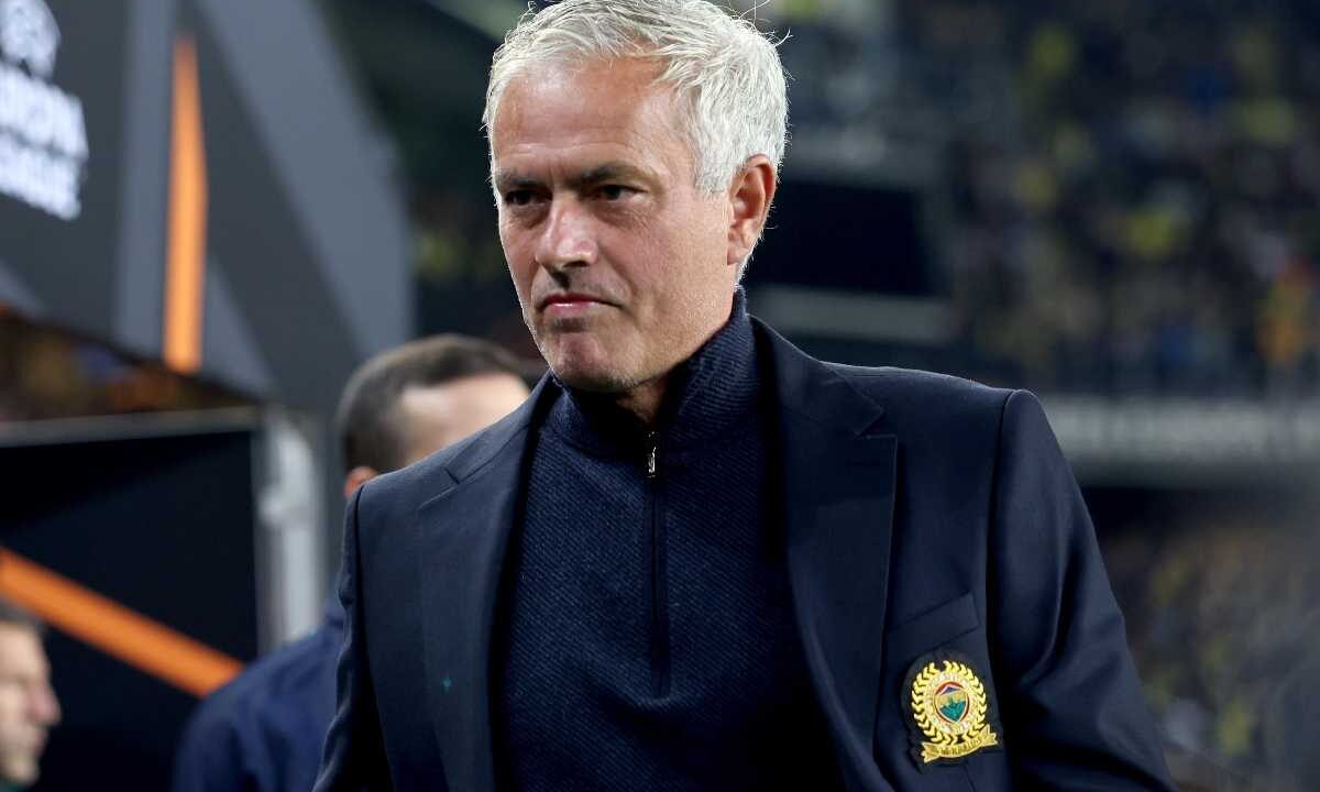 Scandalo messaggi contro Mourinho in Turchia