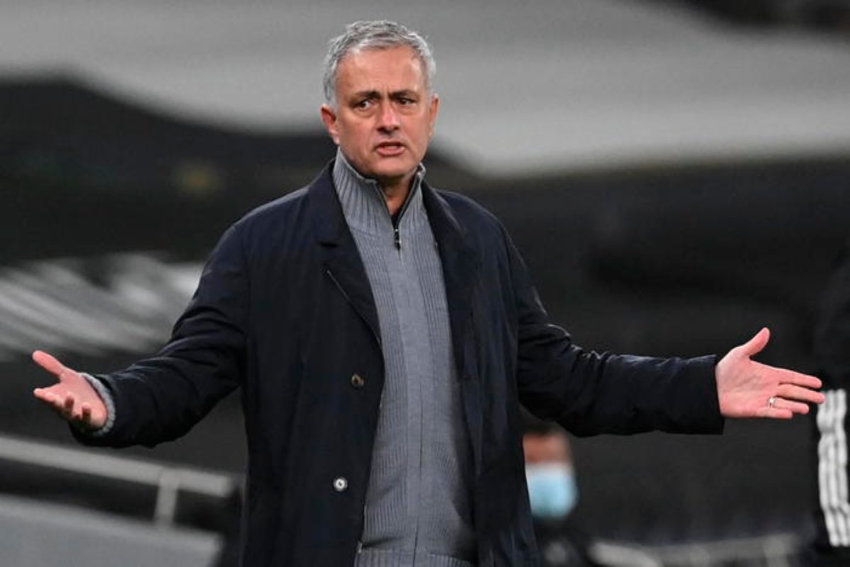 Mourinho esonerato.