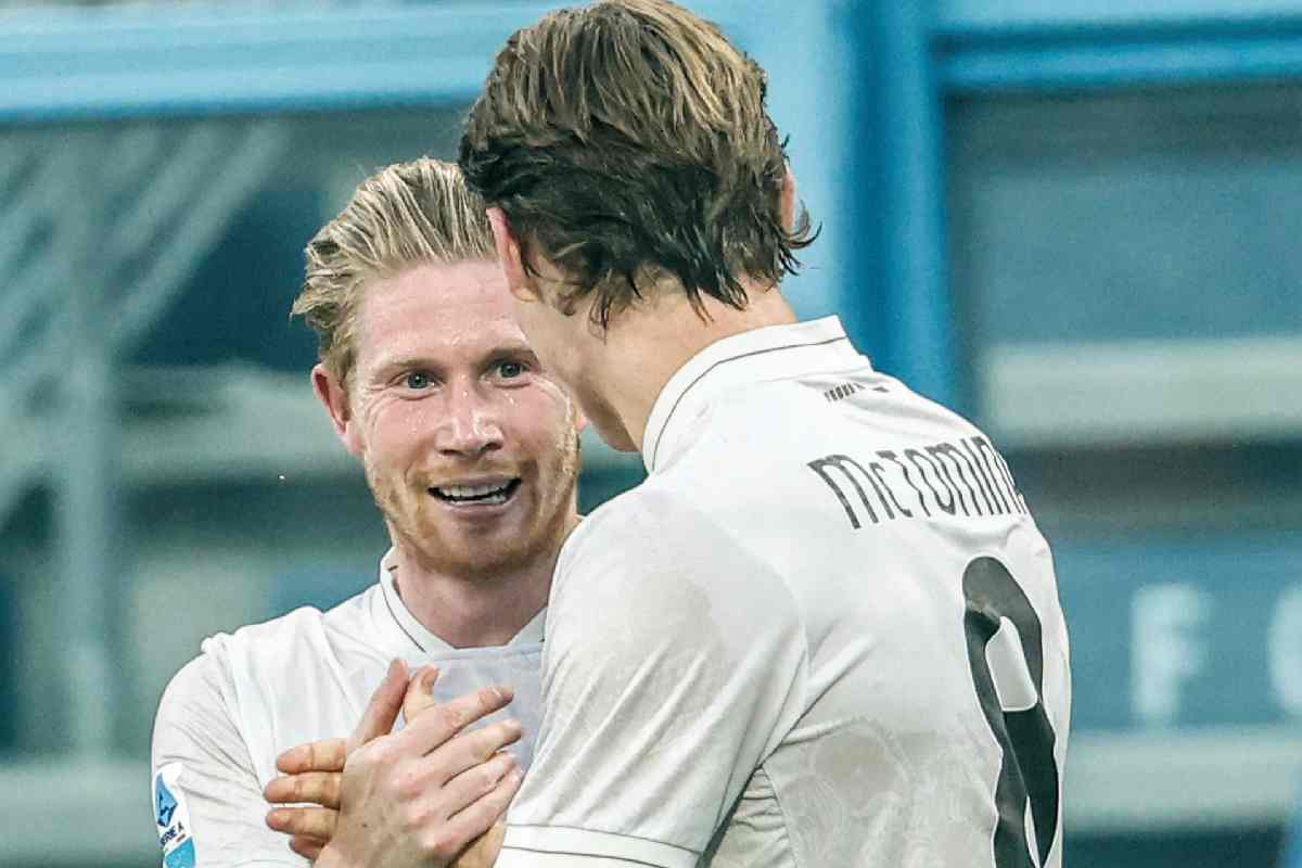 Scott Mc Tominay e Kevin De Bruyne Napoli
