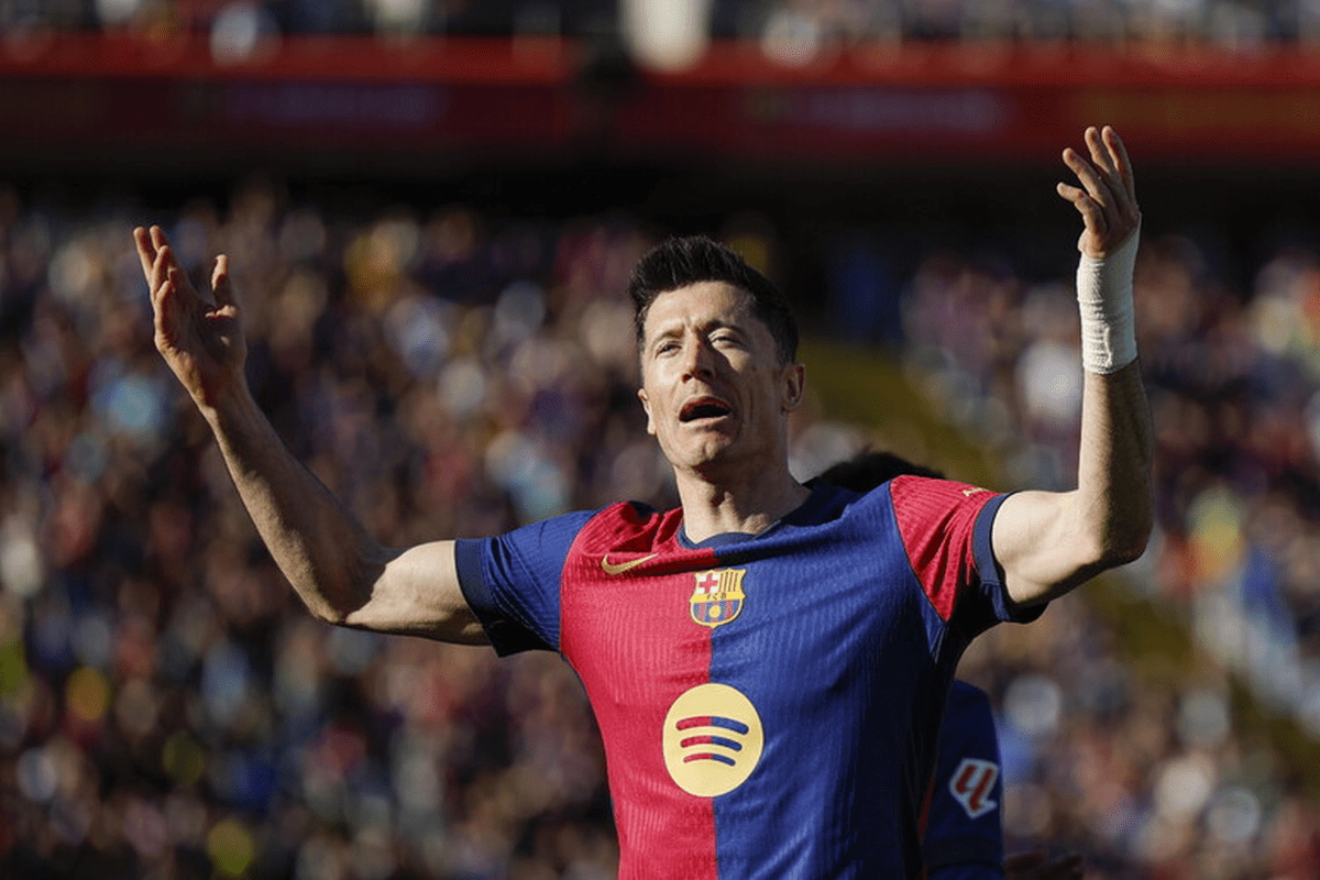 Lewandowski via dal Barcellona