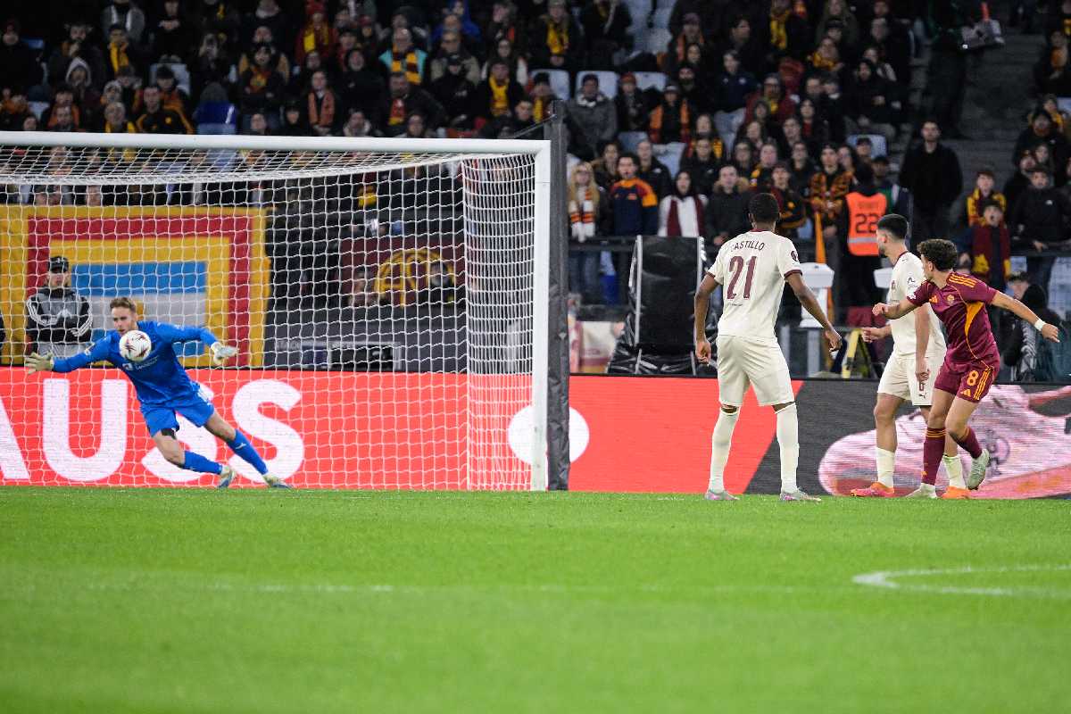 Neil El Aynaoui, centrocampista della Roma