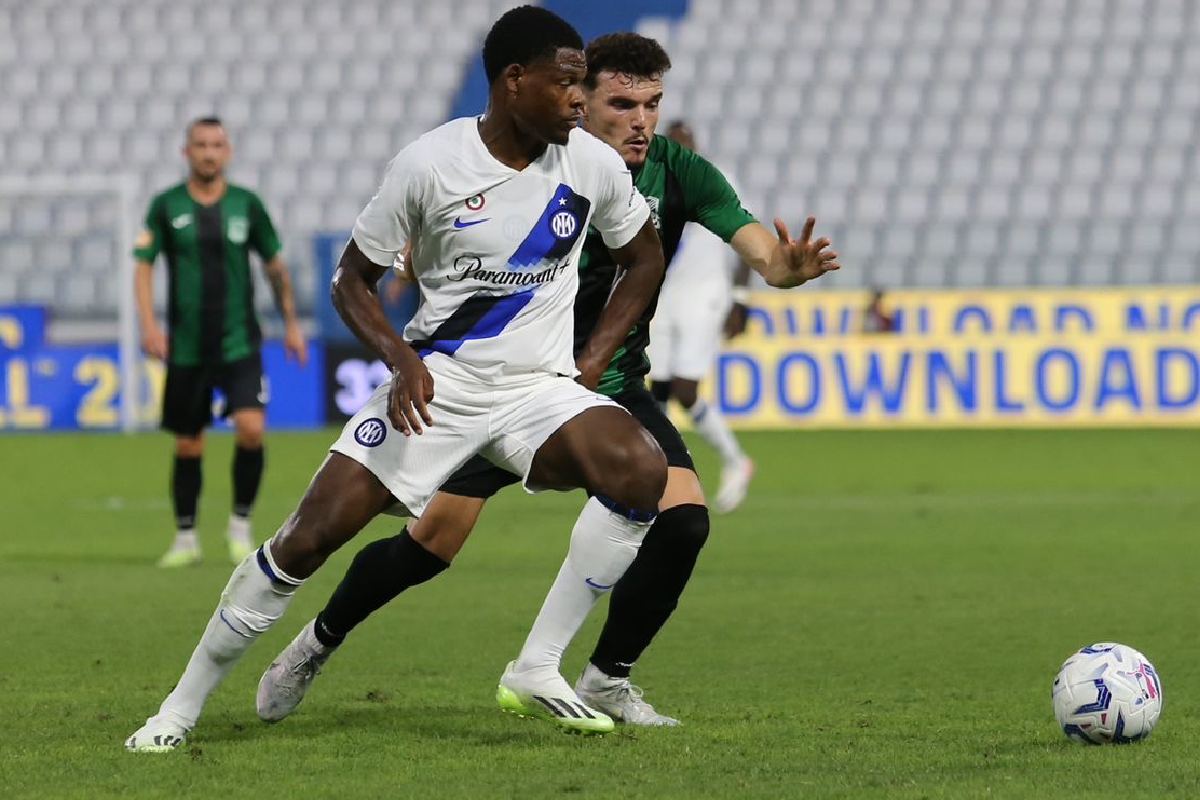 Denzel Dumfries esterno dell'Inter